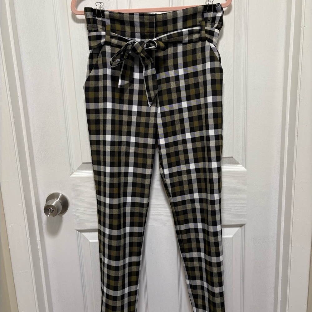 New York & Company Black, White, and Green Checkered Pants. High waisted